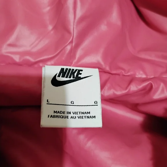 NIKE SIZE LARGE PINK FAUX FUR COAT - Picture 4 of 7